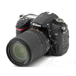 Nikon 尼康 D7000 单反相机 套机 - 含 AF-S DX 尼克尔 18-140mm f/3.5-5.6G ED VR镜头